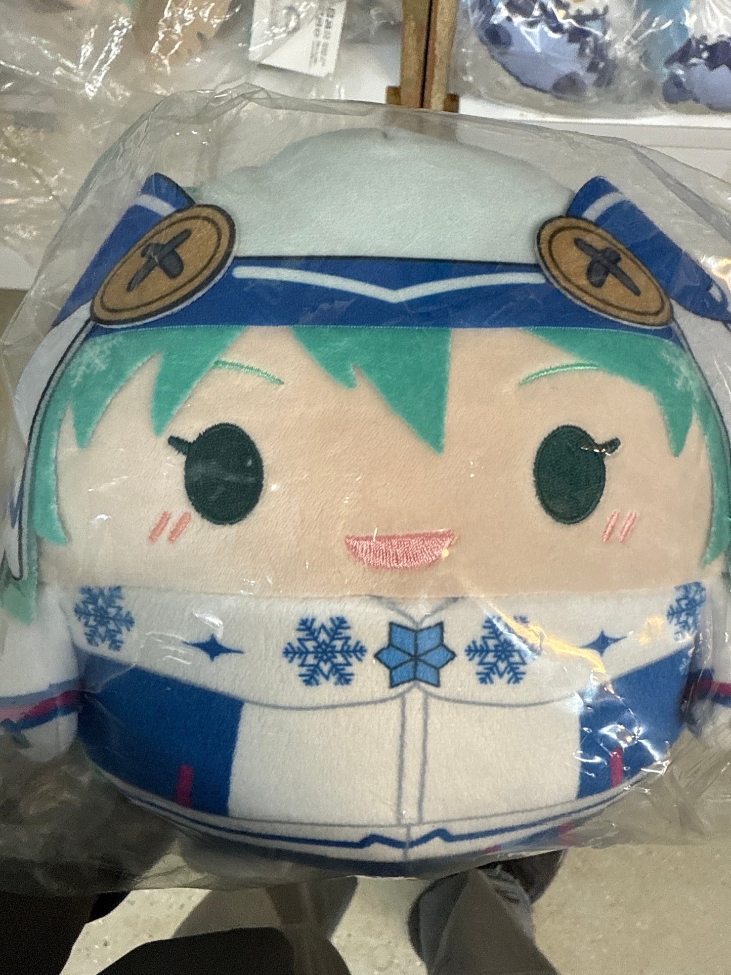 62130 Miku round plushy