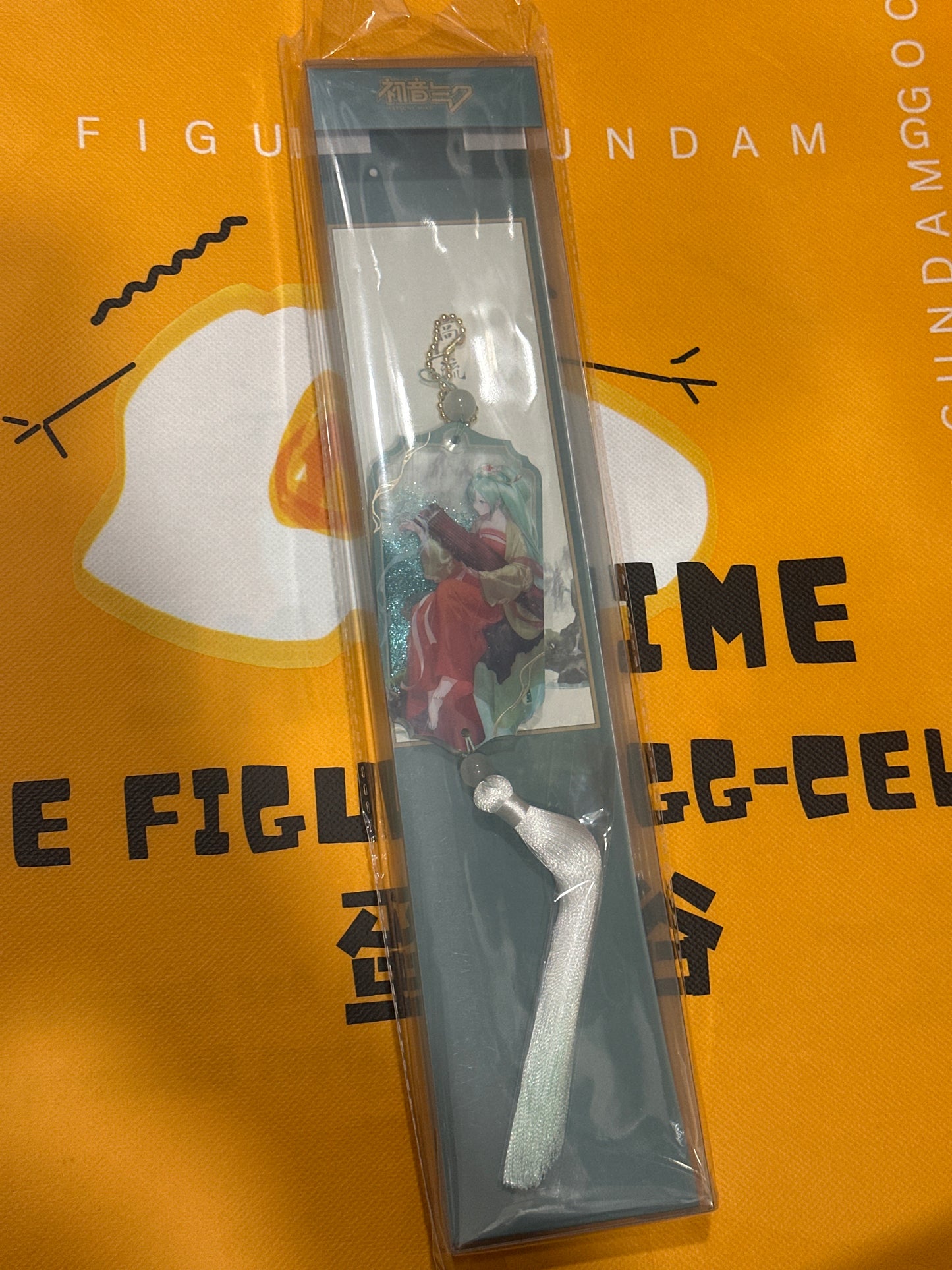 Miku gaoshanliushui big keychain with glitter acrylic block