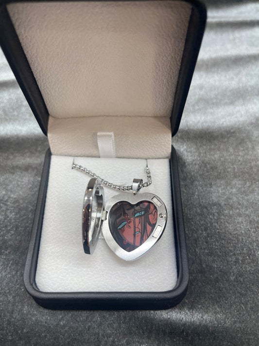 34150 Alien Stage Karmic Angel Heart Shape Locket Hyuna