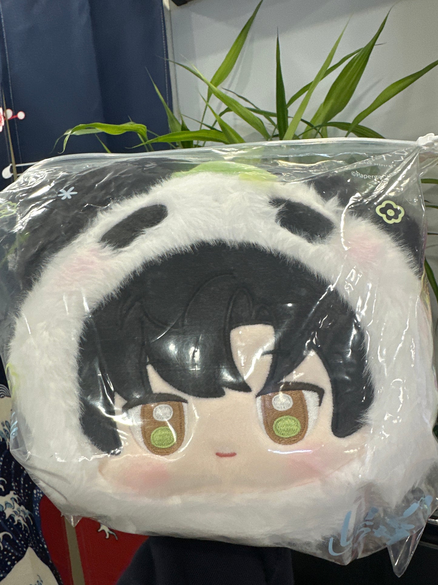 33596 Love and deepspace plush bag zayne