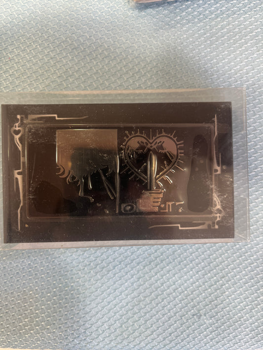 34125 Alien Stage Karmic Angel Metal badge Luka