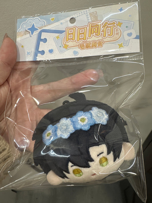 33705 Zayne love and deepspace plush brooch