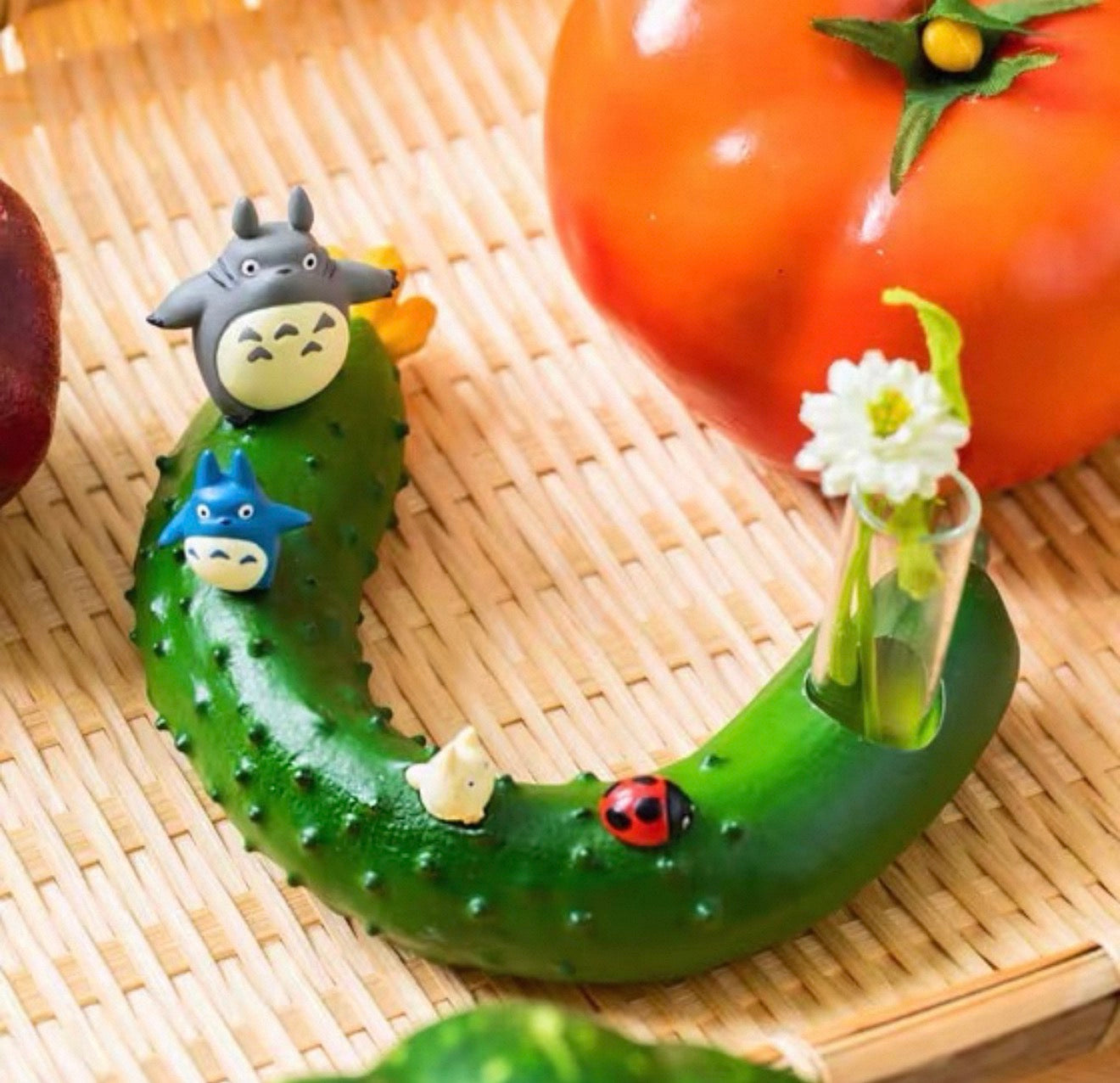 42584 The World Of Studio GHIBLI: My Neighbor Totoro Desk Display (Cucumber)