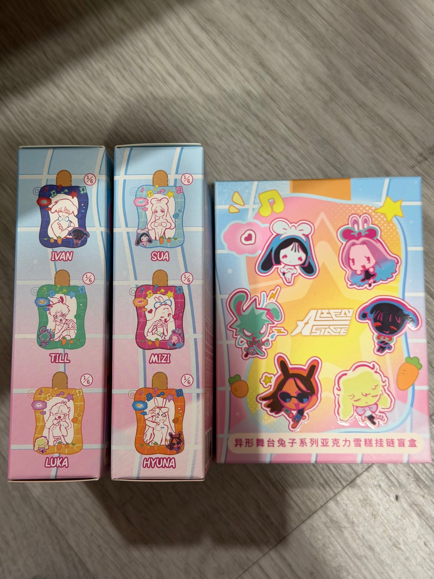 30100 ALIEN STAGE Rabbit Series Acrylic Ice Cream Keychain Blind Box